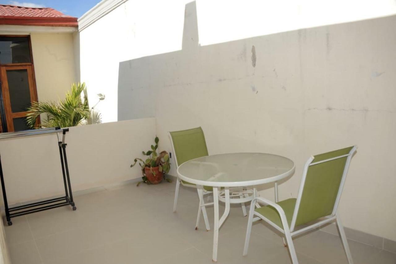 Apartamentos Casa Amarilla 格拉纳达 外观 照片