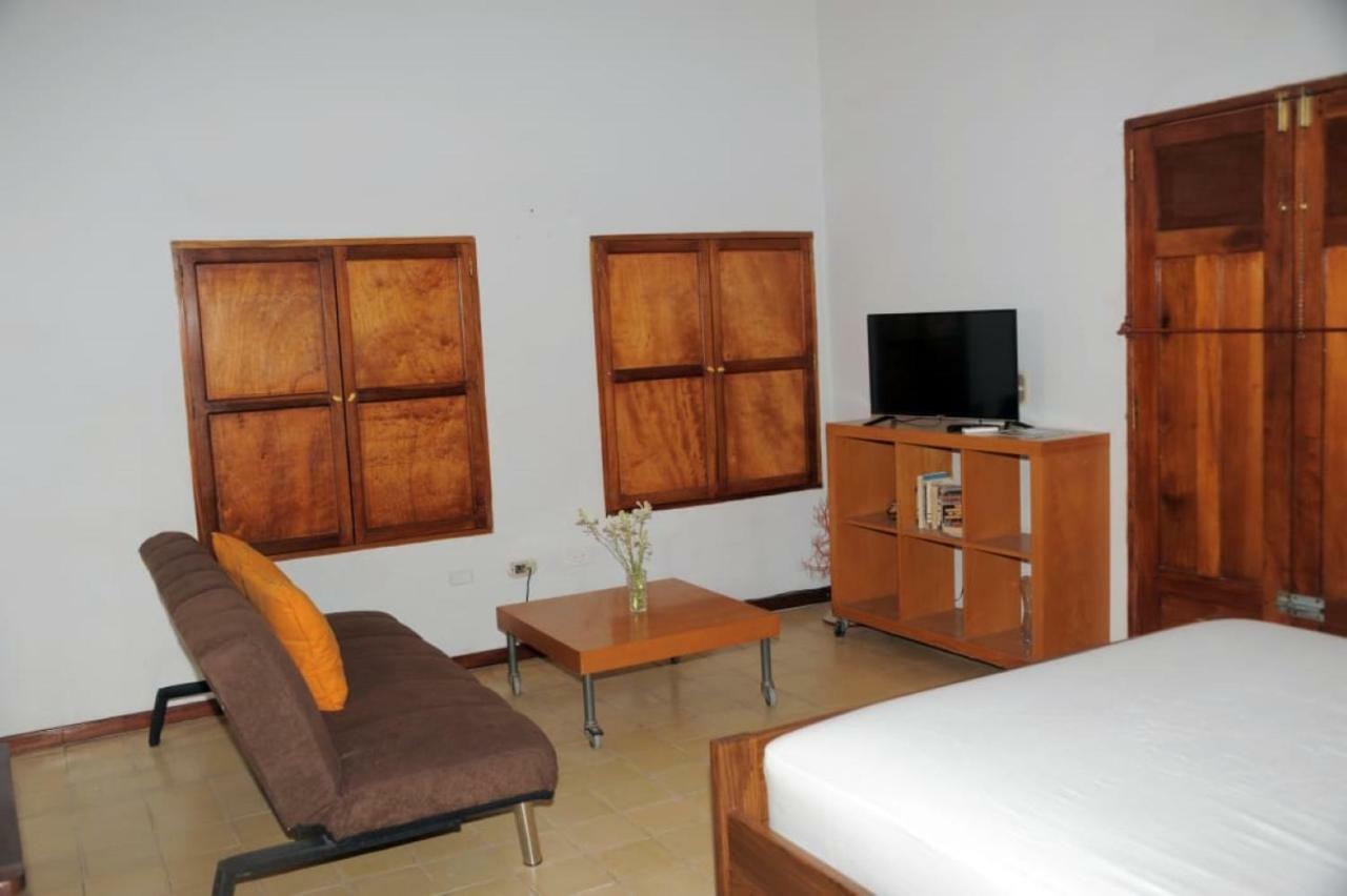 Apartamentos Casa Amarilla 格拉纳达 外观 照片